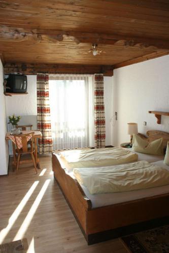 Hotel Negele Hohenfurch Екстер'єр фото