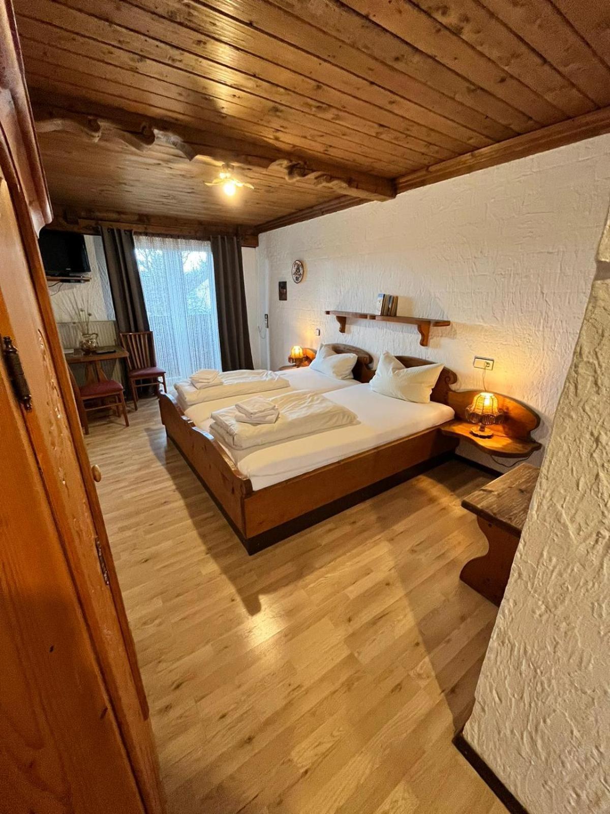 Hotel Negele Hohenfurch Екстер'єр фото