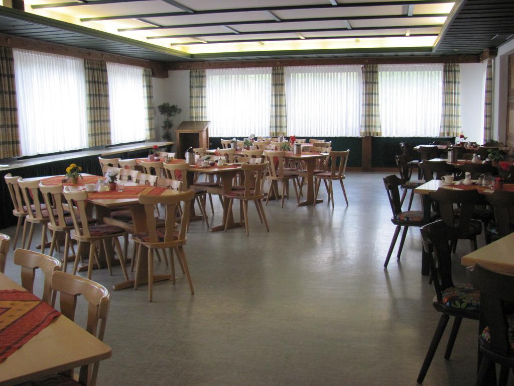 Hotel Negele Hohenfurch Екстер'єр фото